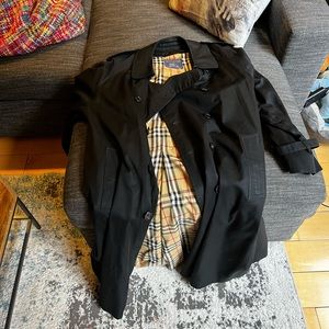 Burberry cost in great condition. Vintage.